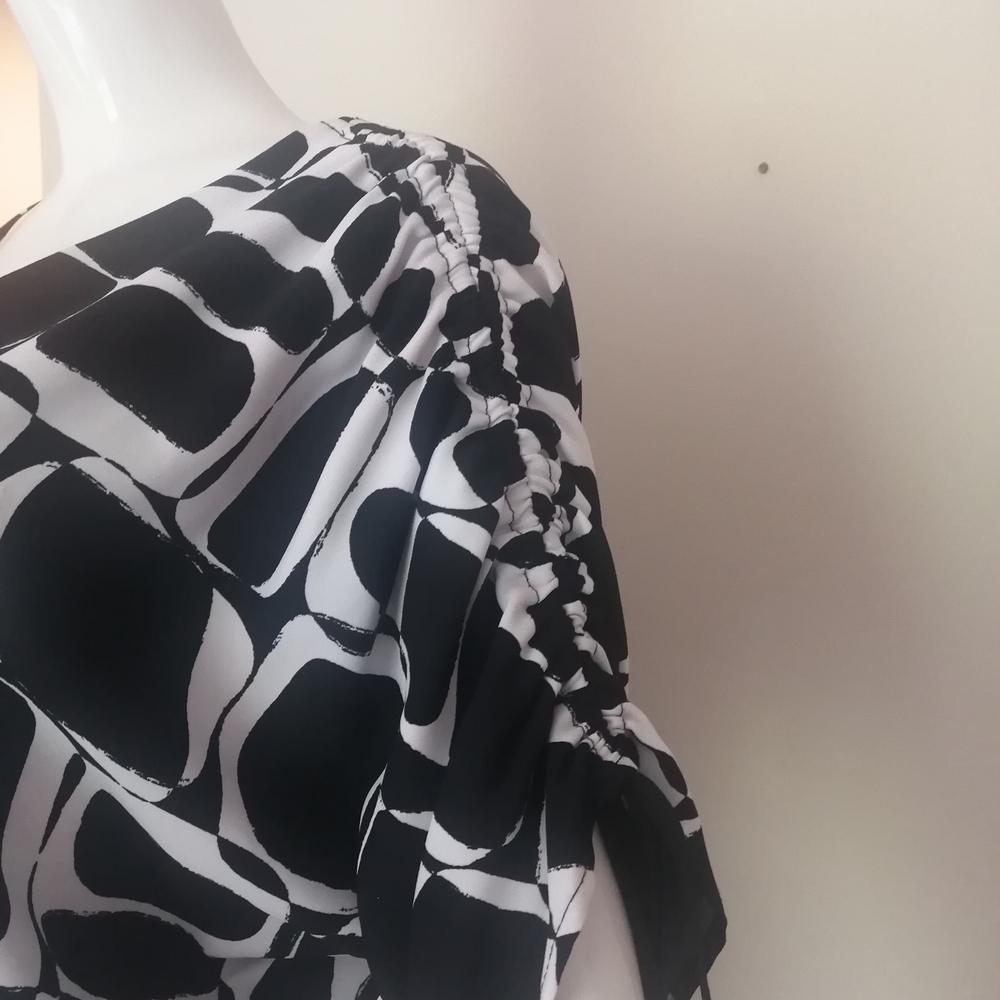 Joseph Ribkoff Black and White Maxi Dress with Dolman Sleeves - Picture 4 of 6